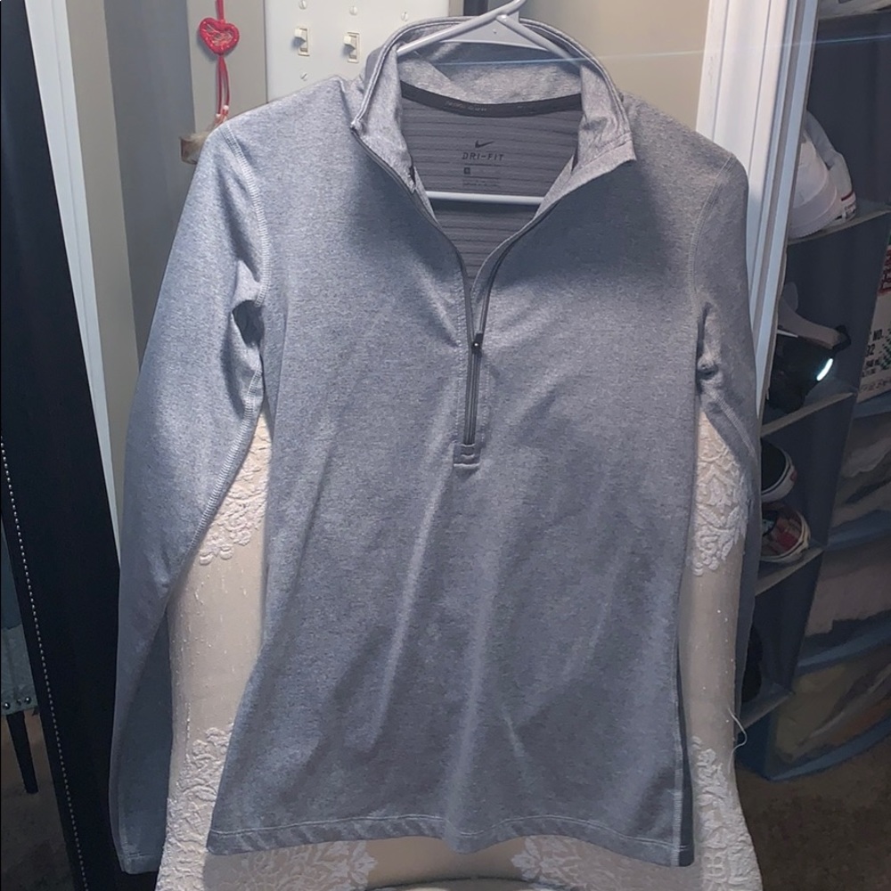 nike pullover - Picture 3 of 4
